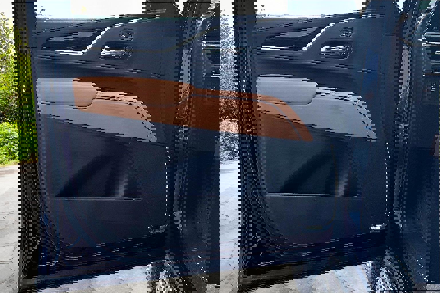 Used 2023 Cadillac Escalade Premium Luxury image 23