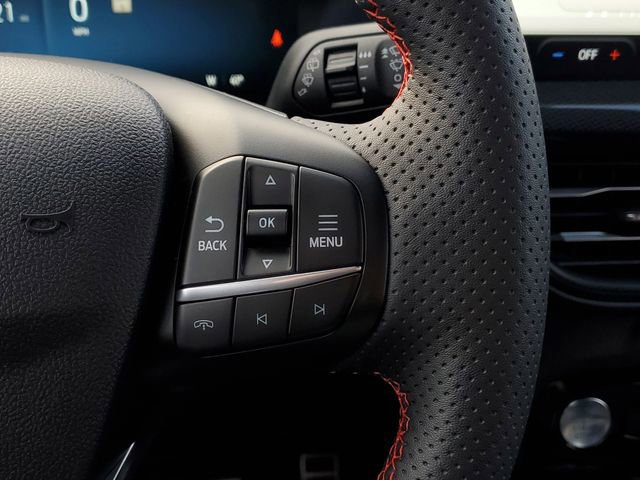 Certified 2023 Ford Escape ST-Line Select w/ Tech Pack #2 image 17