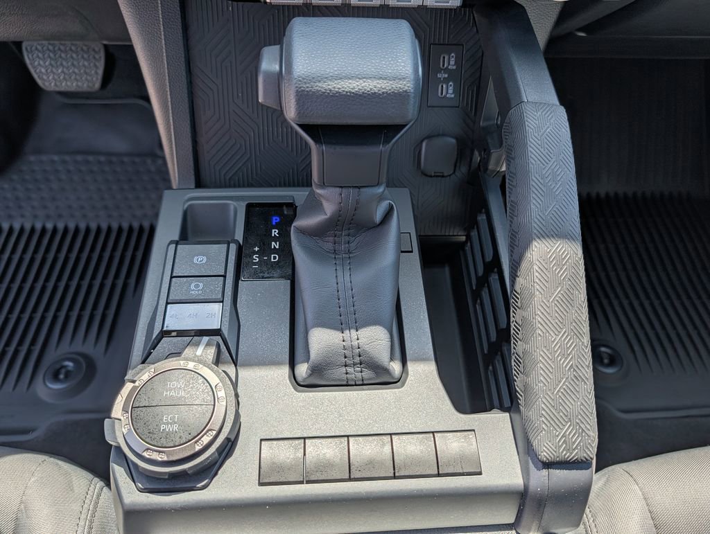 Used 2025 Toyota Tacoma SR5 AWD/4WD image 13