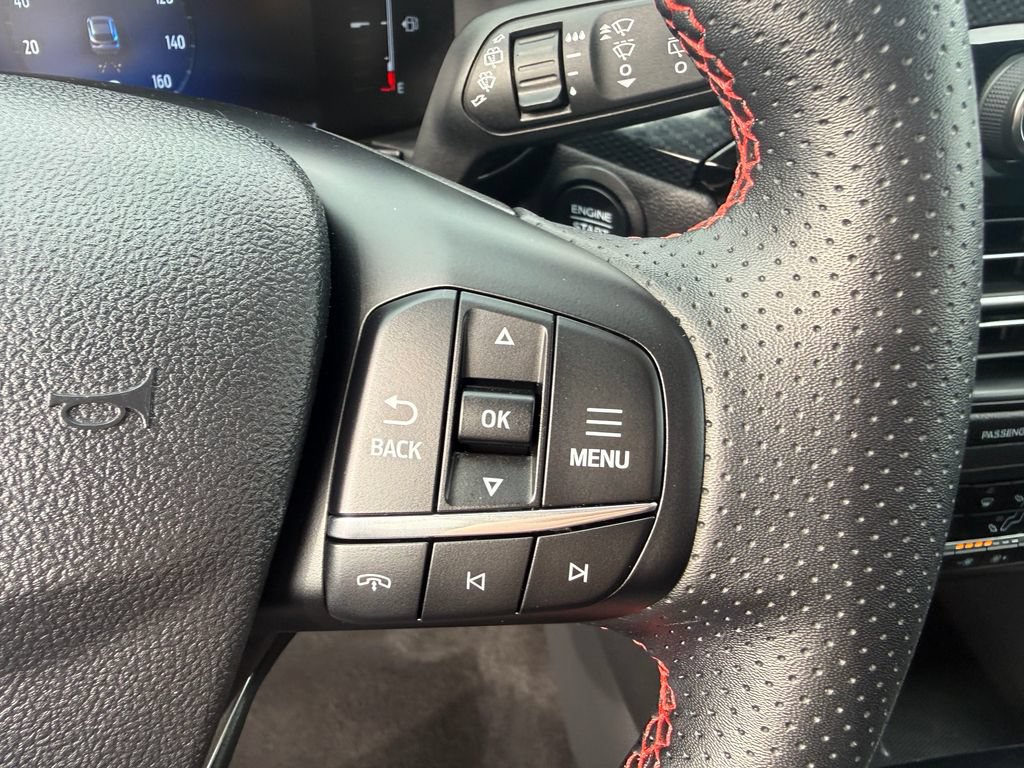 Certified 2025 Ford Escape ST-Line Select AWD/4WD image 25