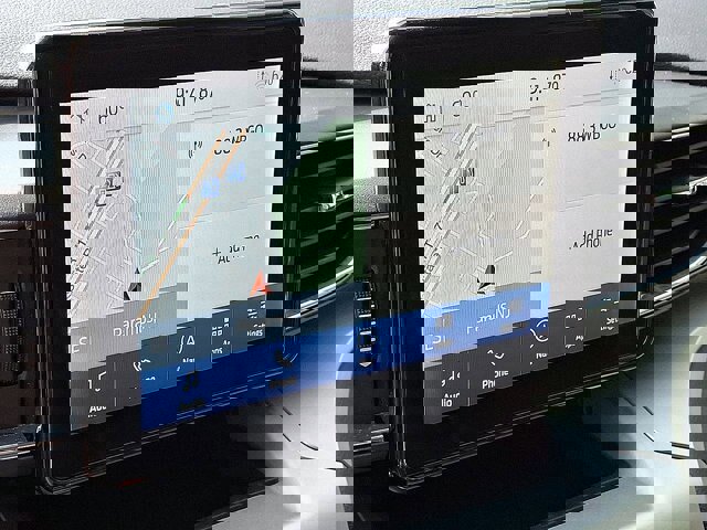 Certified 2022 Ford Explorer XLT w/ Equipment Group 202A image 19