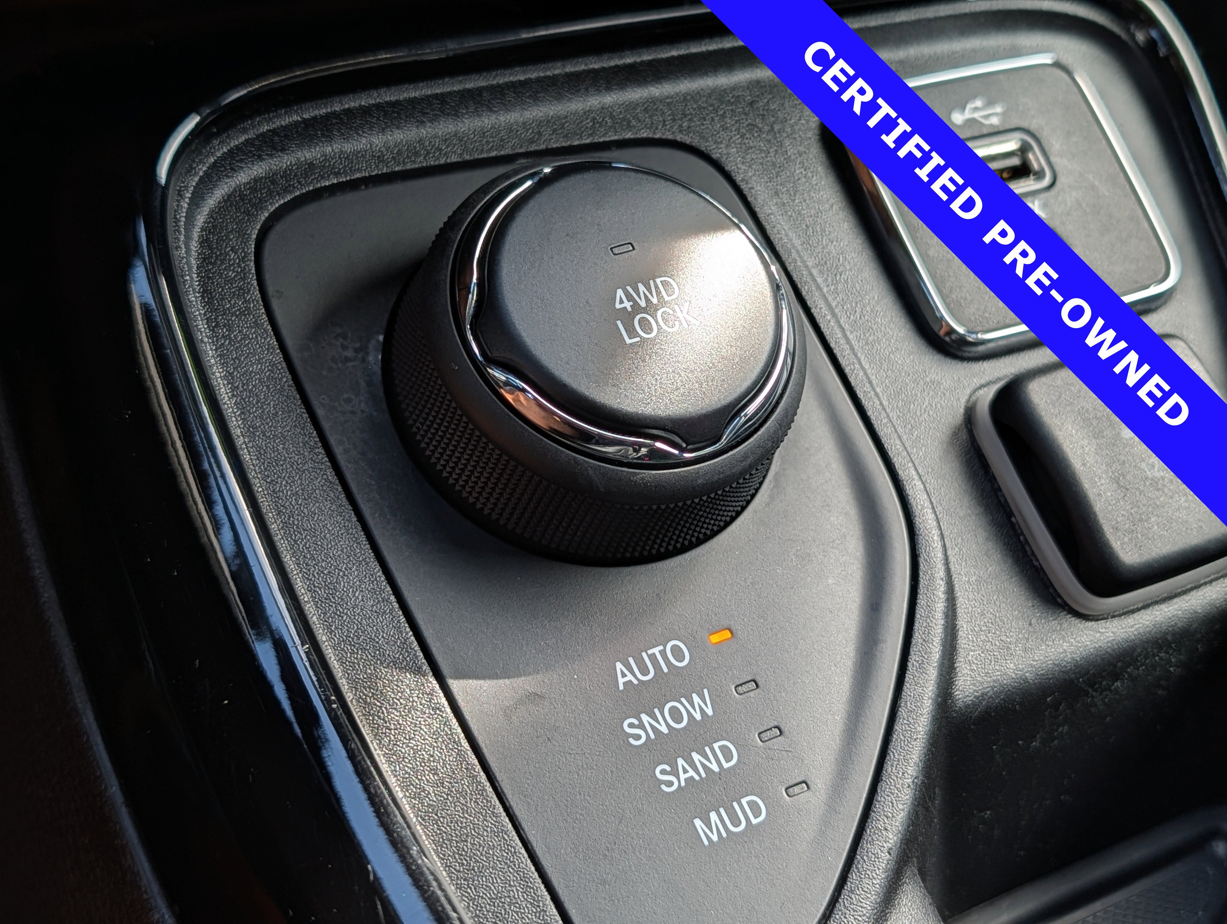 Used 2018 Jeep Compass Limited AWD/4WD image 31