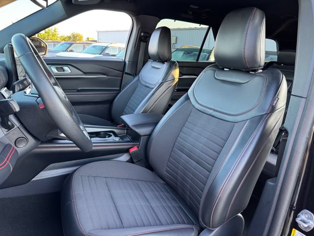 Certified 2025 Ford Explorer ST-Line w/ Premium Package RWD image 14