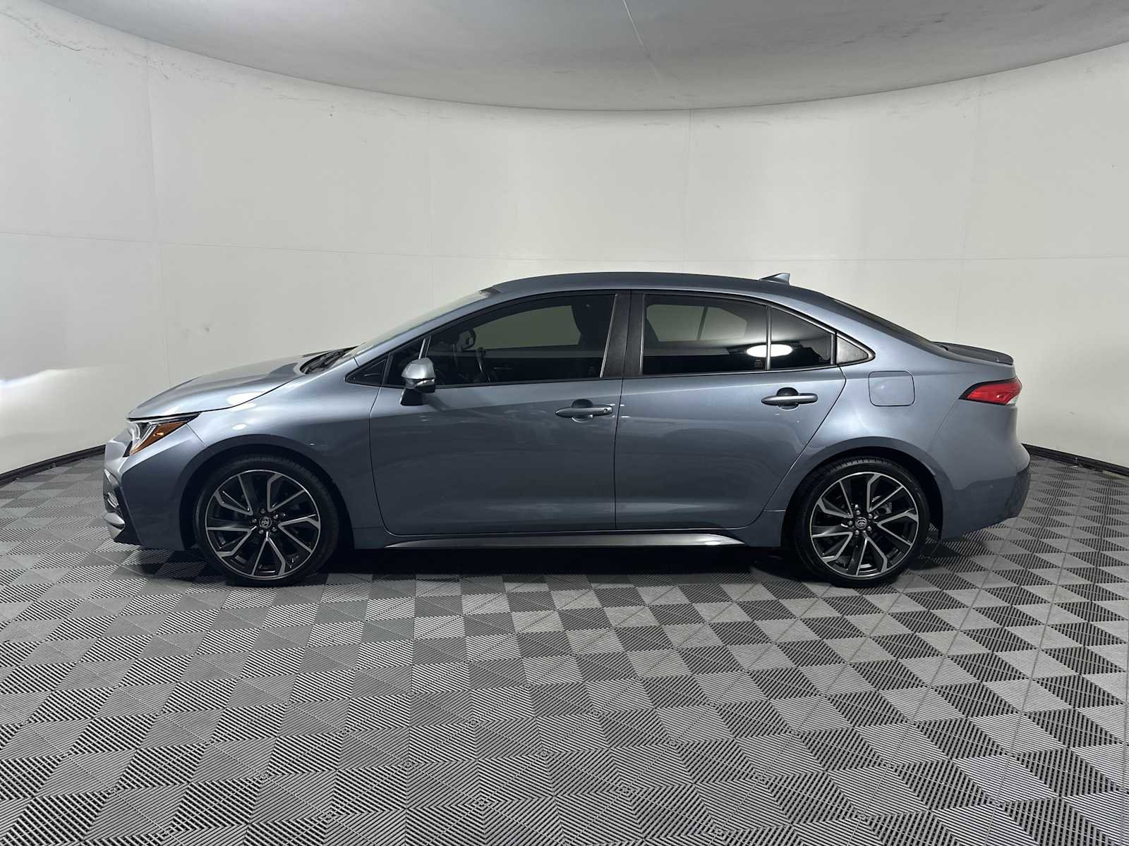Used 2021 Toyota Corolla SE FWD image 4