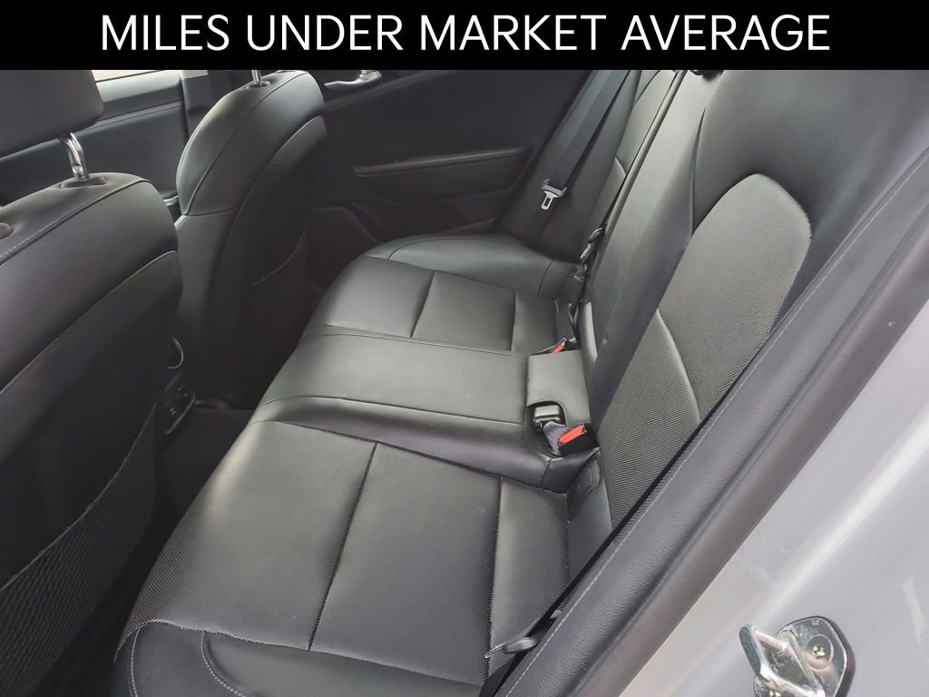 Used 2018 Kia Stinger Base image 8