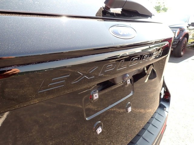 Certified 2022 Ford Explorer ST w/ Equipment Group 401A image 9
