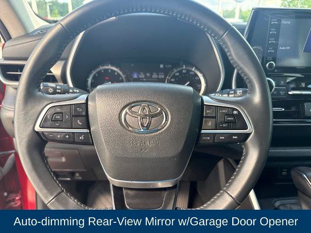 Used 2022 Toyota Highlander XLE FWD image 21