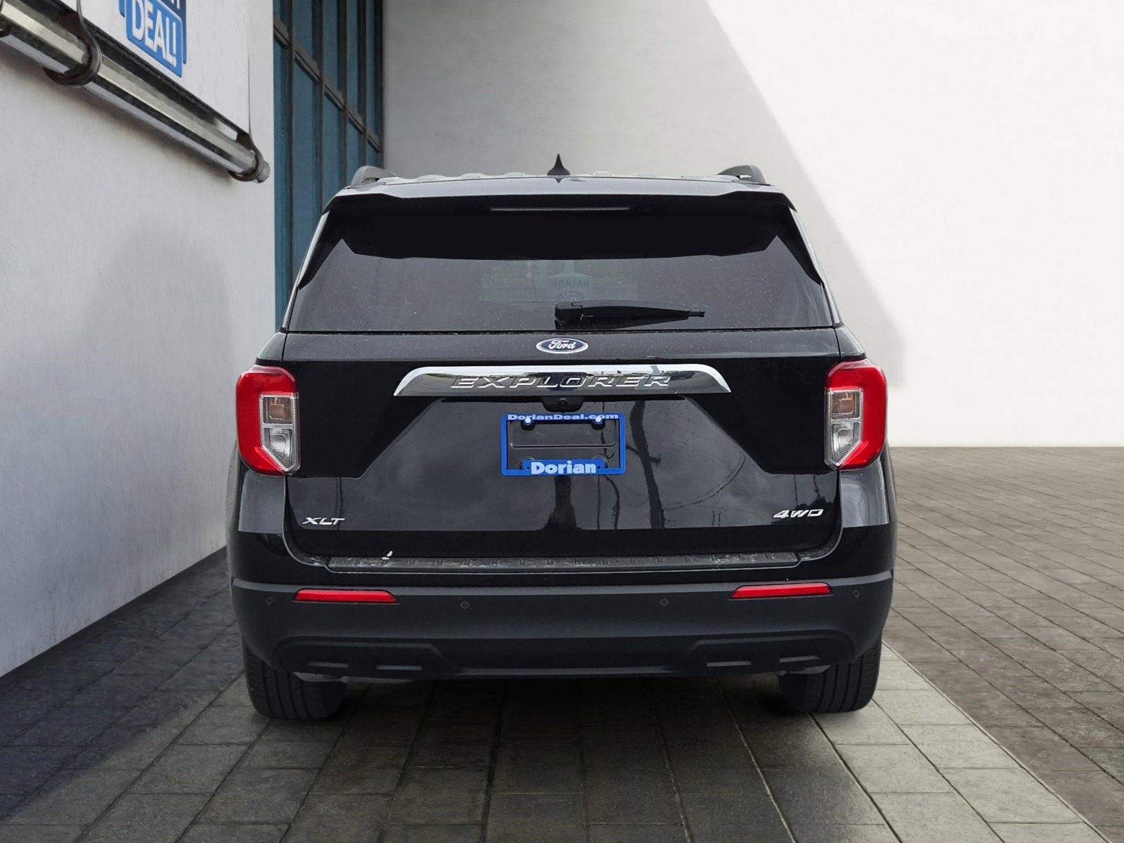 Certified 2022 Ford Explorer XLT AWD/4WD image 4
