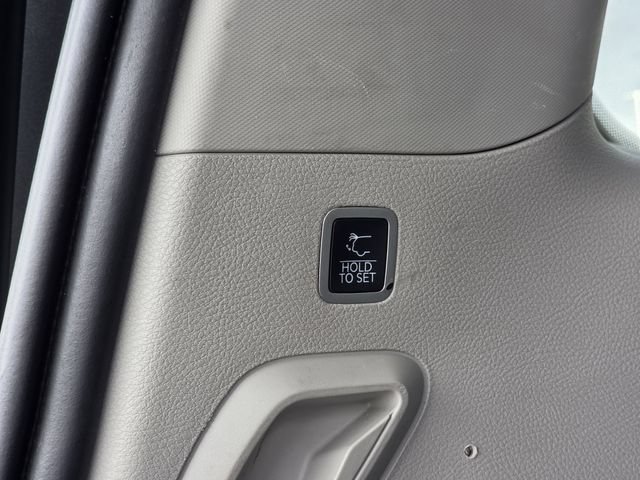 Used 2022 Jeep Wagoneer Series III AWD/4WD image 32