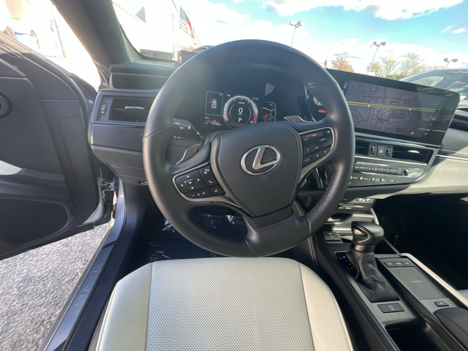 Used 2022 Lexus ES 350 w/ Premium Package image 16