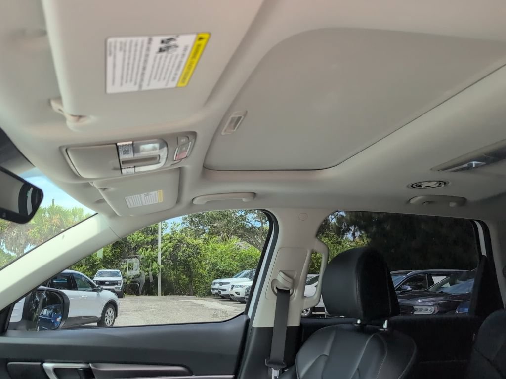 Used 2025 Kia Telluride S FWD image 10