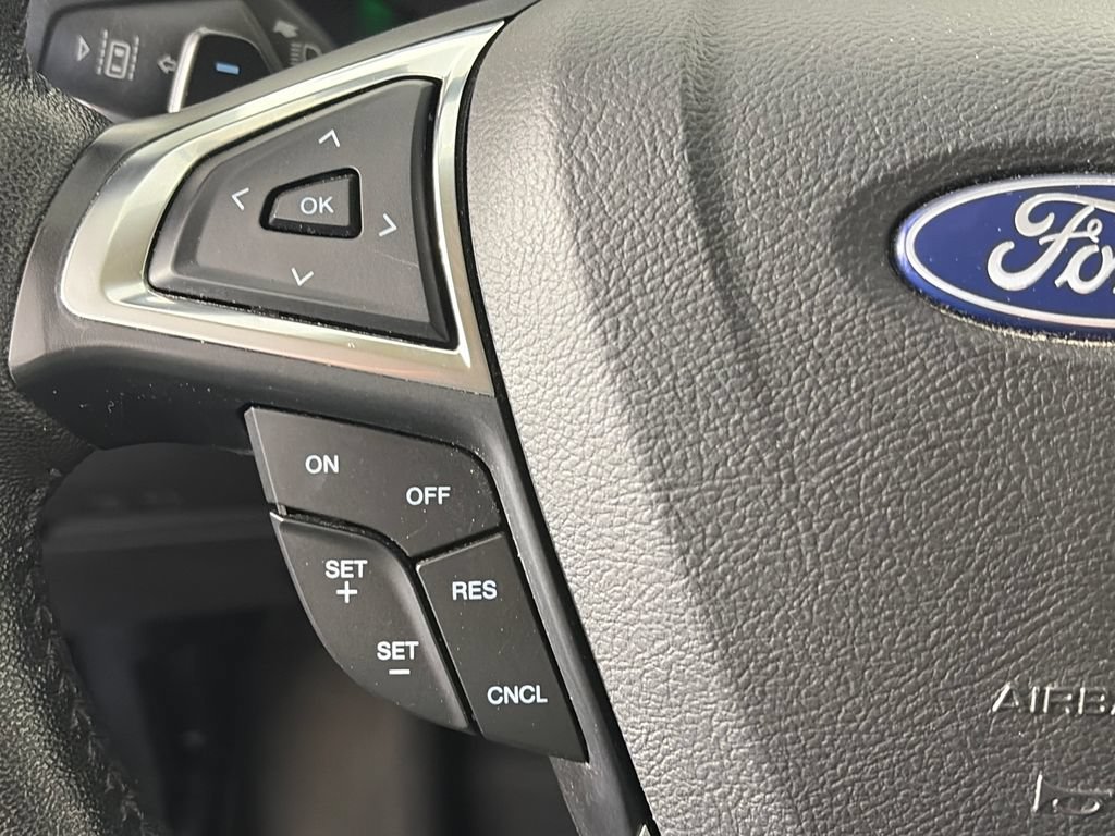 Certified 2020 Ford Edge SEL w/ Cold Weather Package AWD/4WD image 17