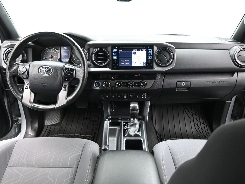 Used 2018 Toyota Tacoma TRD Off-Road image 17