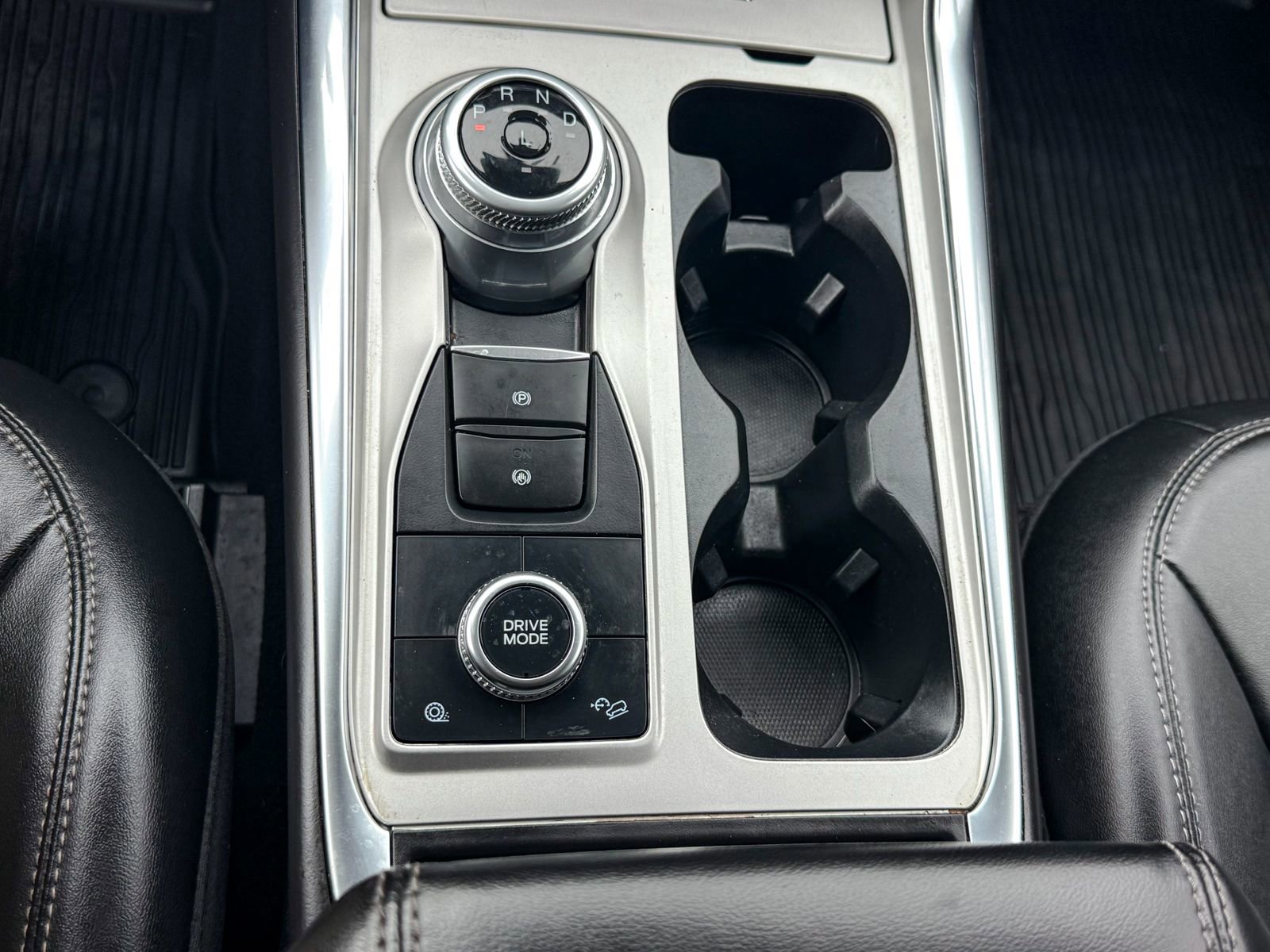 Certified 2022 Ford Explorer XLT w/ Equipment Group 202A image 31