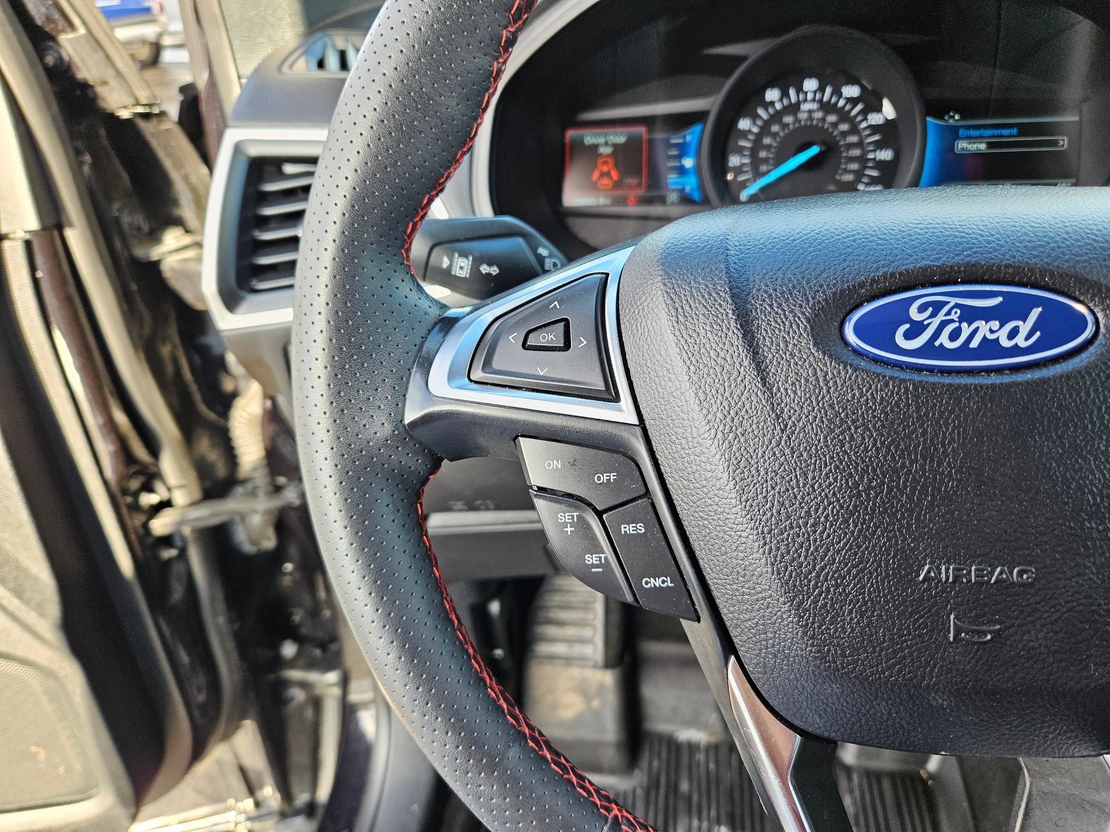 Certified 2024 Ford Edge ST-Line AWD/4WD image 10