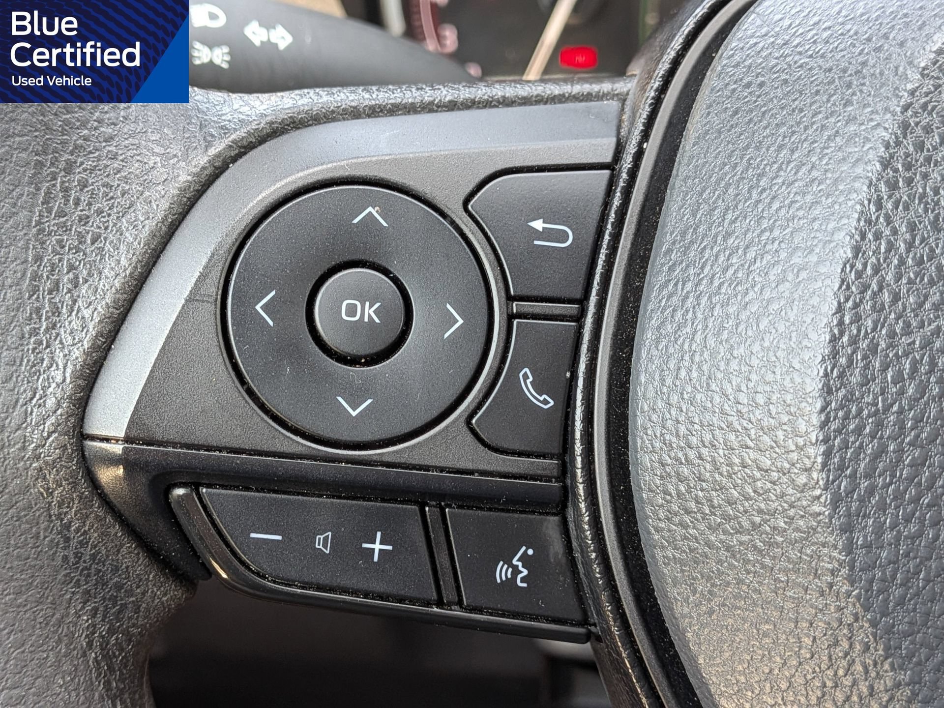Used 2025 Toyota RAV4 XLE FWD image 28