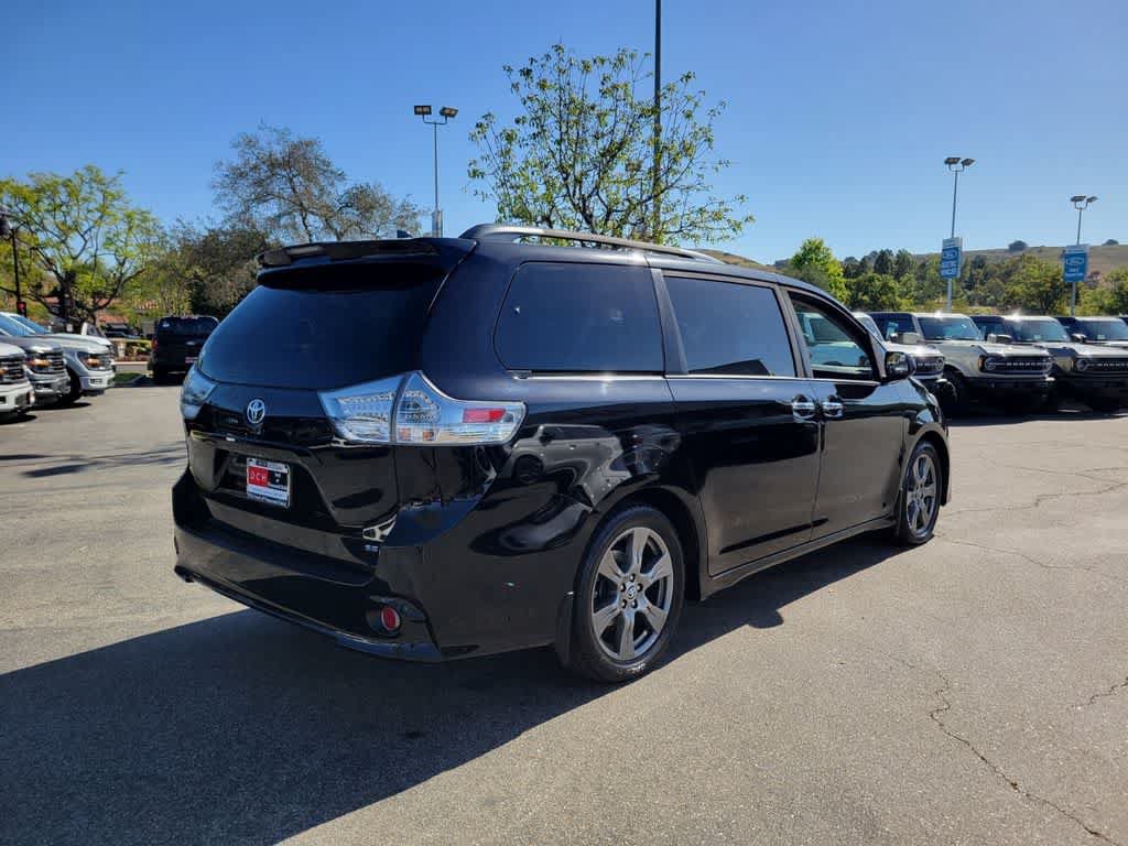Used 2020 Toyota Sienna SE w/ Carpet Mat Package FWD image 5