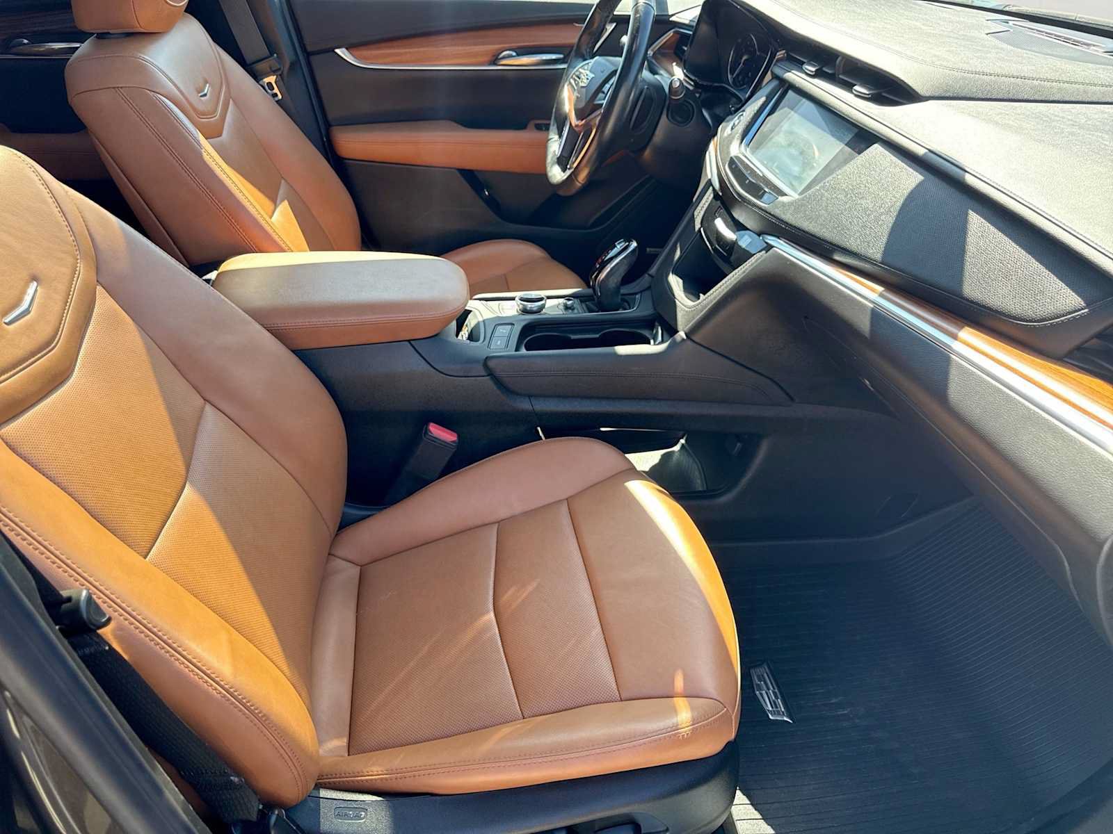 Used 2020 Cadillac XT5 Premium Luxury w/ LPO, Floor Liner Package AWD/4WD image 21