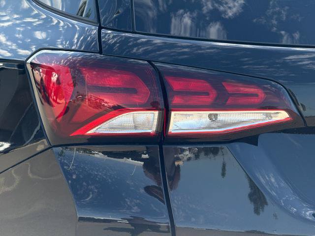 Used 2024 Chevrolet Equinox LT FWD image 23
