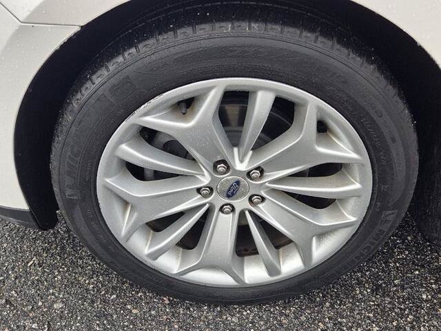 Certified 2019 Ford Taurus Limited FWD image 17