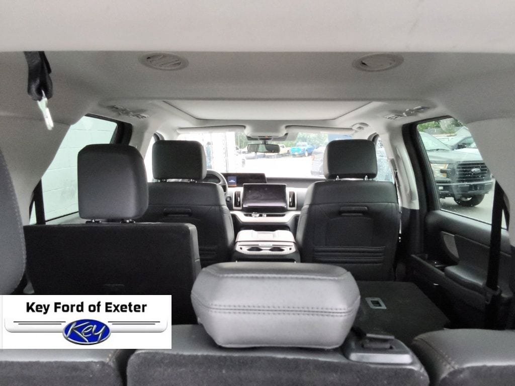 Certified 2025 Ford Expedition Active AWD/4WD image 14