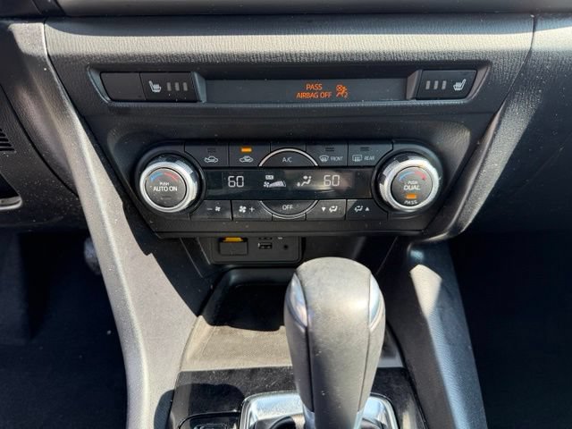 Used 2018 MAZDA MAZDA3 Touring FWD image 17