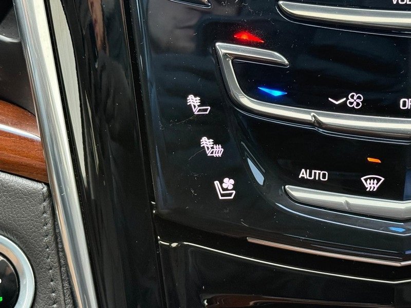 Used 2017 Cadillac Escalade Premium Luxury w/ LPO, Radiant Package image 20