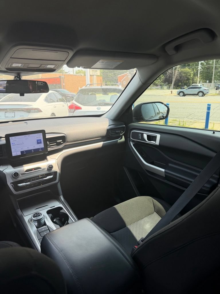 Certified 2022 Ford Explorer XLT w/ Class IV Trailer Tow Package AWD/4WD image 8