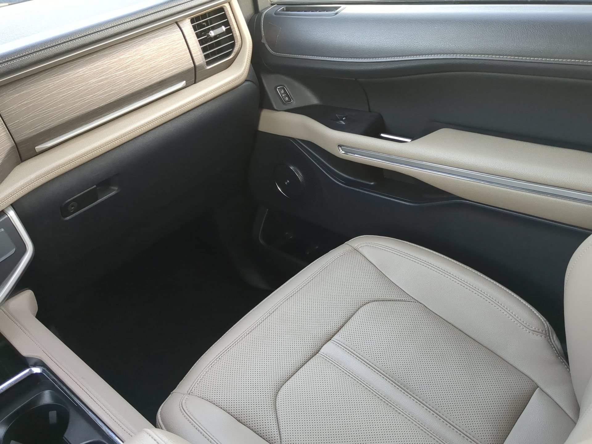 Certified 2024 Ford Expedition Limited AWD/4WD image 53