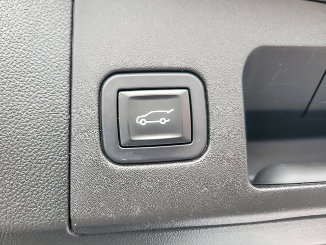 Used 2018 Cadillac XT5 Luxury w/ Driver Awareness Package image 23