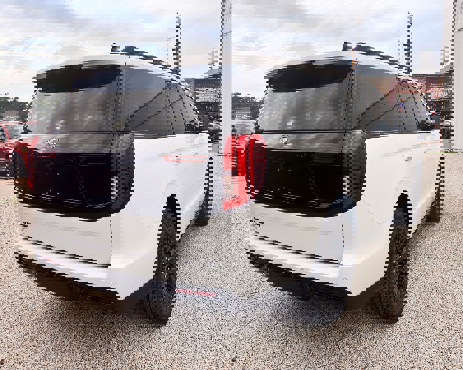 Certified 2025 Ford Expedition Platinum w/ Stealth Appearance Package image 6