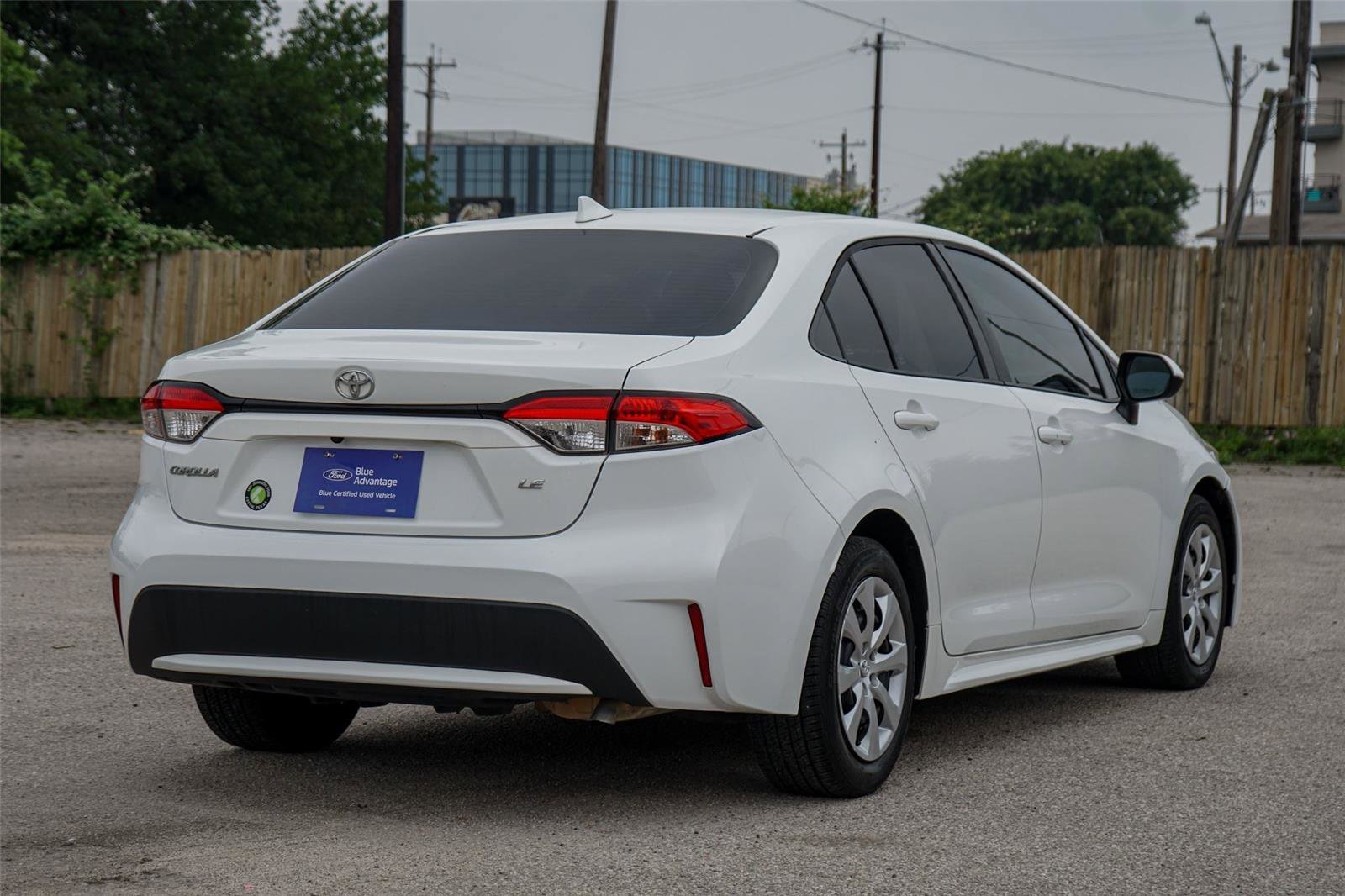 Used 2020 Toyota Corolla LE FWD image 5