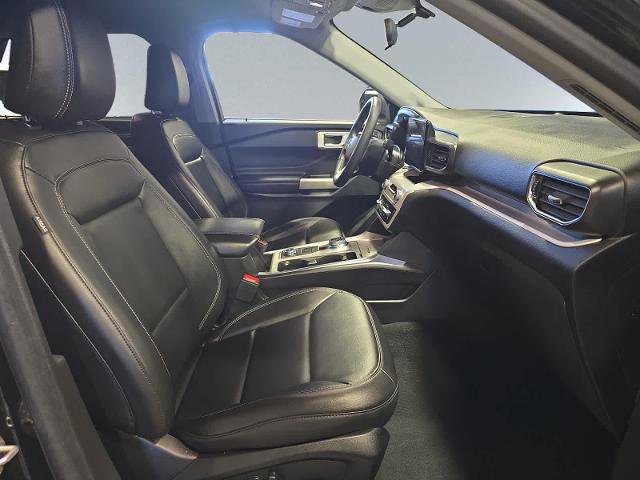 Certified 2023 Ford Explorer XLT w/ Equipment Group 202A AWD/4WD image 19