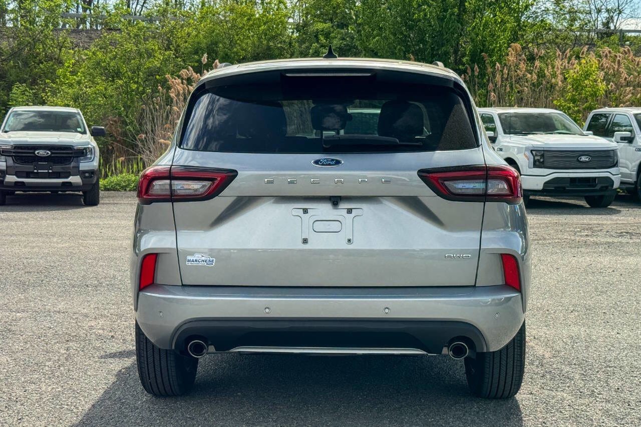 Certified 2023 Ford Escape ST-Line w/ Tech Pack #1 AWD/4WD image 4