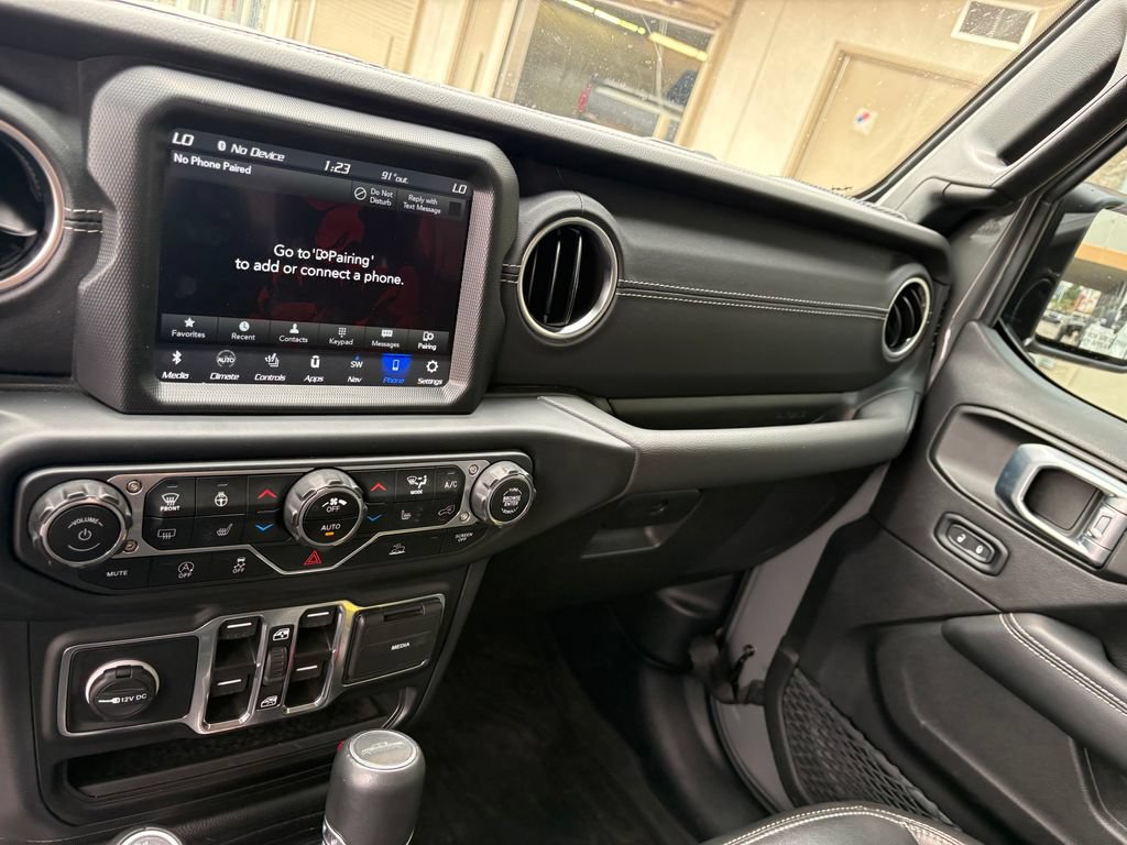 Used 2022 Jeep Gladiator Overland w/ Popular Equipment Package AWD/4WD image 23