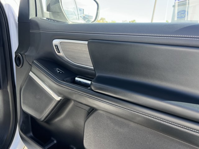 Certified 2025 Ford Expedition Platinum w/ Driver's Package image 20