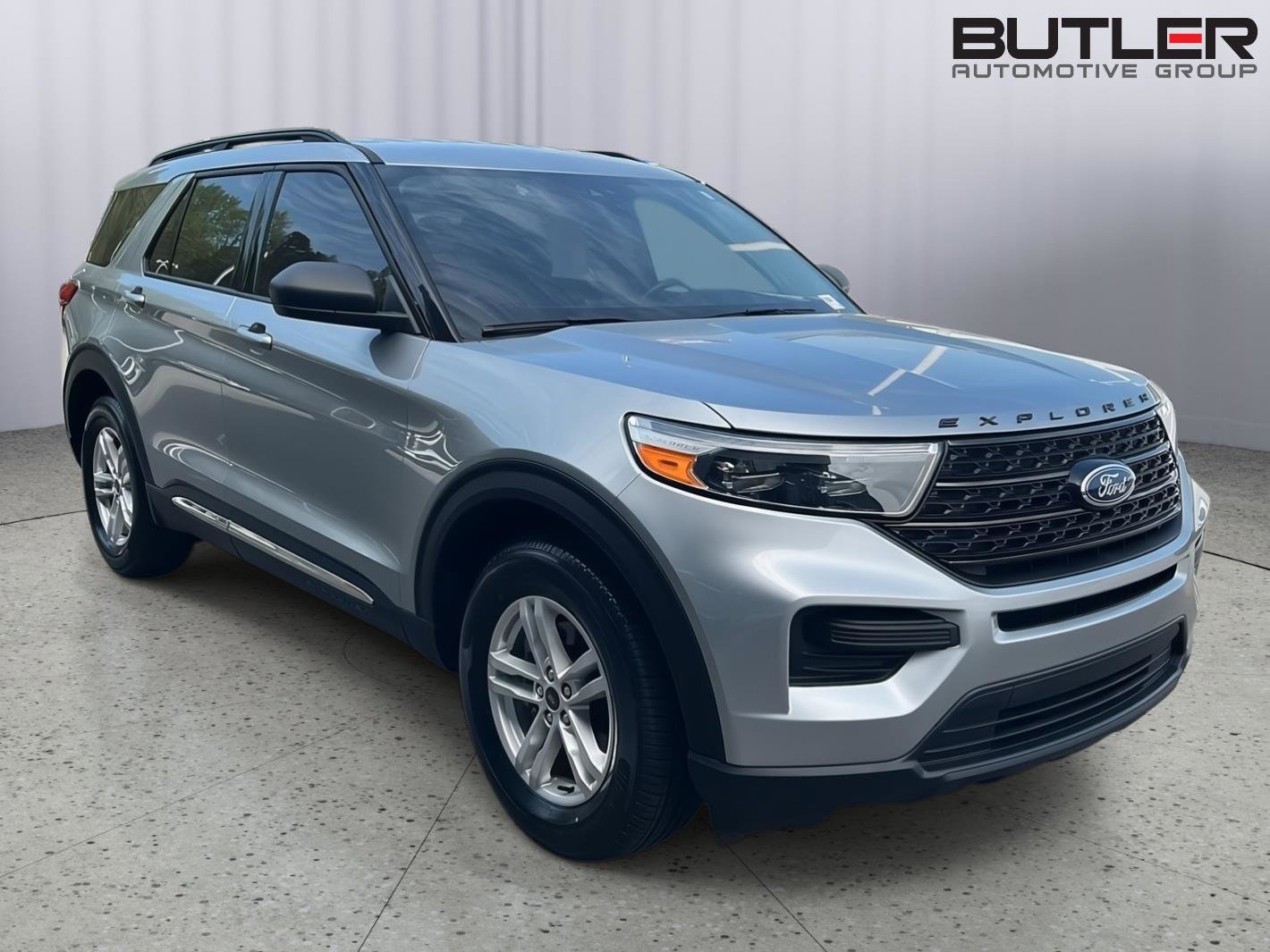 Certified 2024 Ford Explorer XLT RWD image 8
