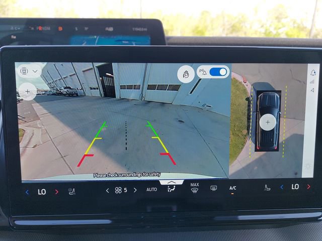 Certified 2025 Ford Expedition Active image 23