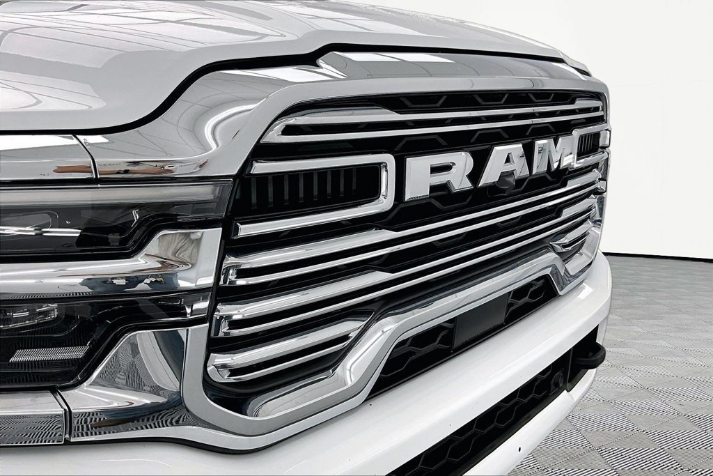 Used 2025 RAM 2500 Laramie AWD/4WD image 28