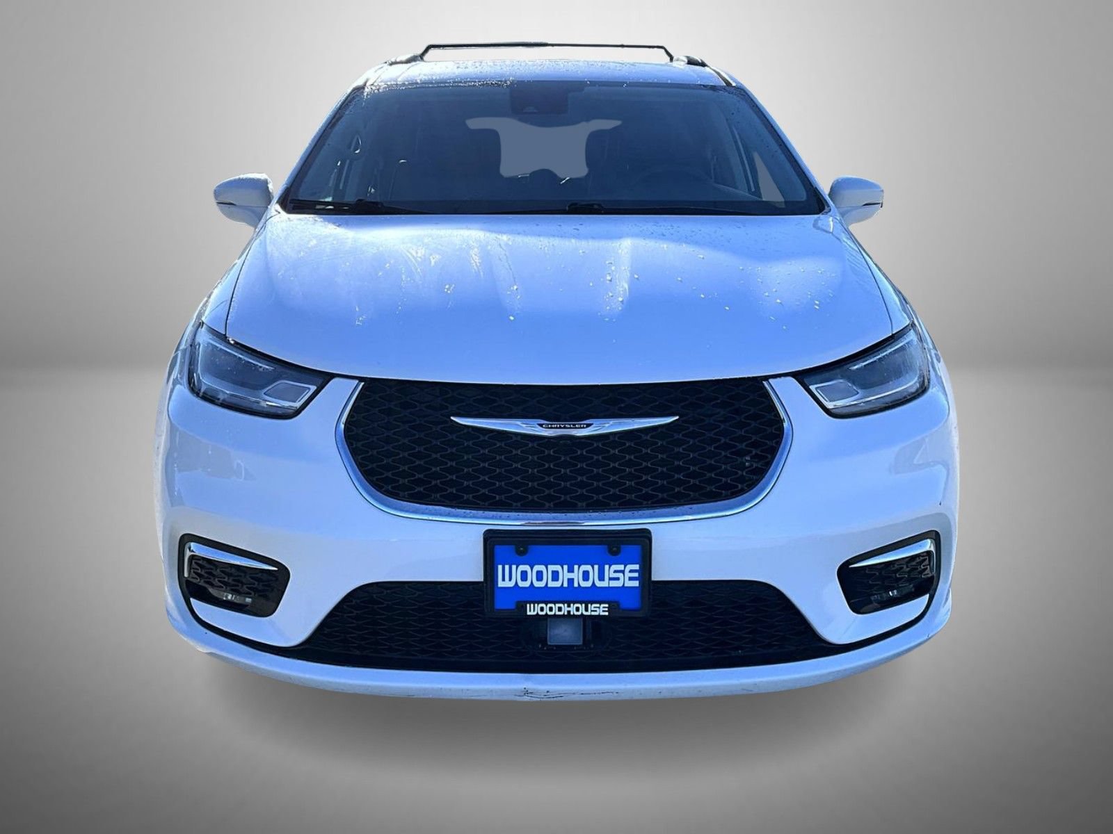 Used 2022 Chrysler Pacifica Touring-L FWD image 2