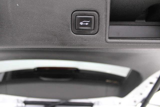 Used 2022 GMC Terrain SLE w/ Driver Convenience Package AWD/4WD image 13