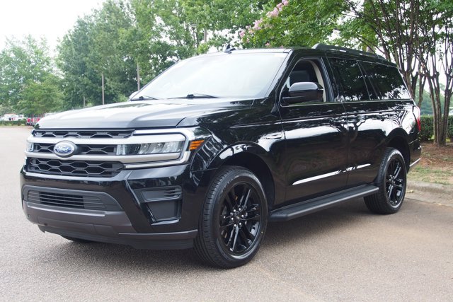 Certified 2024 Ford Expedition XLT RWD image 3
