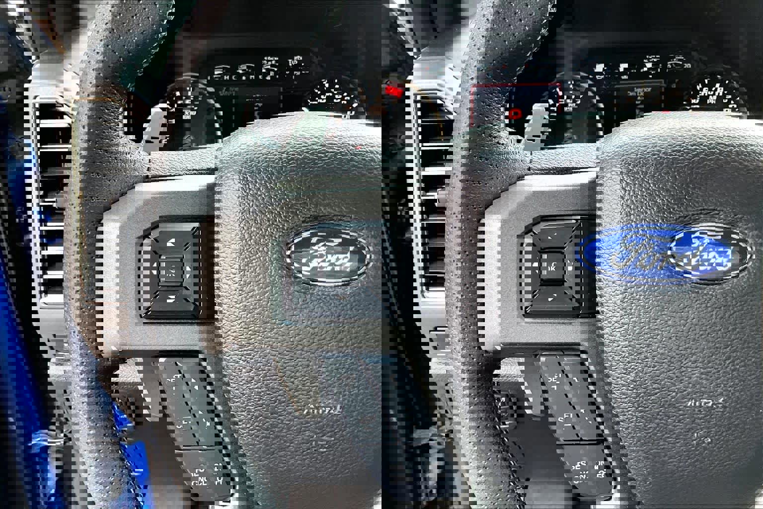 Certified 2018 Ford F150 Raptor w/ Equipment Group 802A Luxury image 26