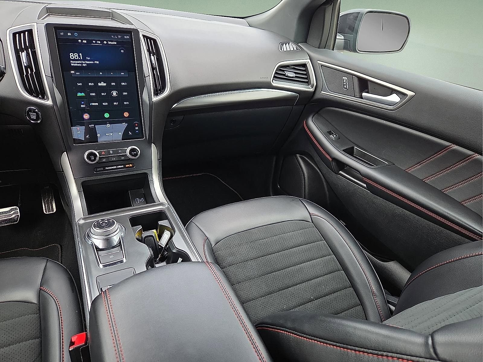 Certified 2024 Ford Edge ST-Line AWD/4WD image 12
