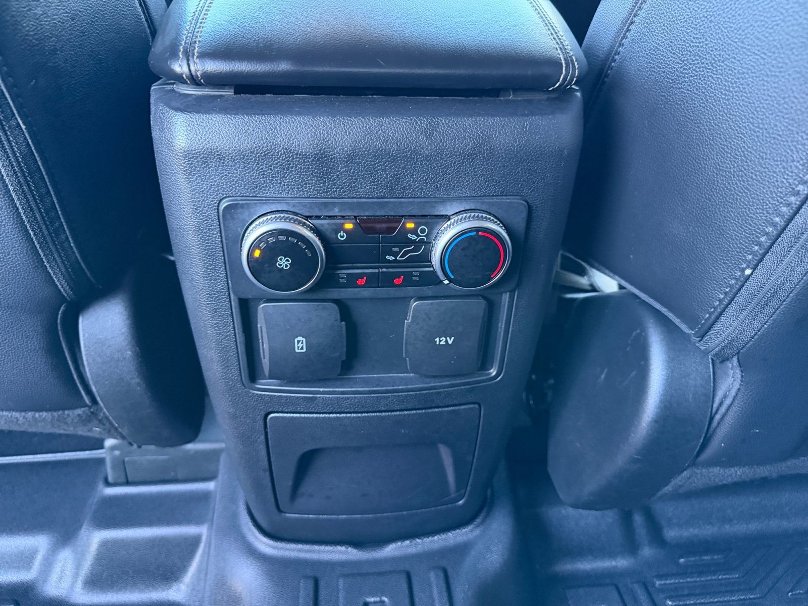 Certified 2024 Ford Explorer Limited RWD image 24