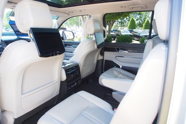Used 2022 Jeep Wagoneer Series II w/ Premium Group I AWD/4WD image 25
