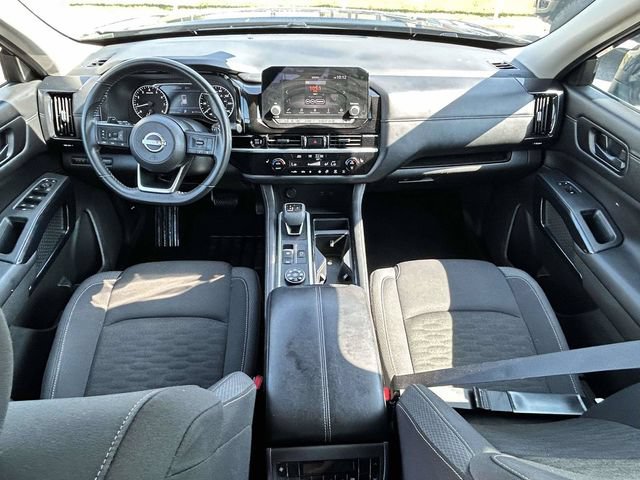 Used 2025 Nissan Pathfinder SV AWD/4WD image 4