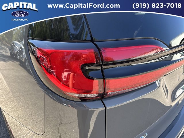 Used 2025 Chrysler Pacifica Select FWD image 15