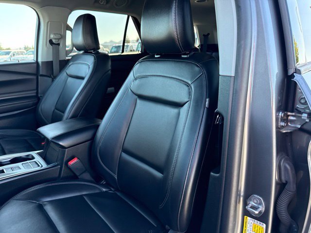 Certified 2023 Ford Explorer XLT w/ Equipment Group 202A RWD image 19