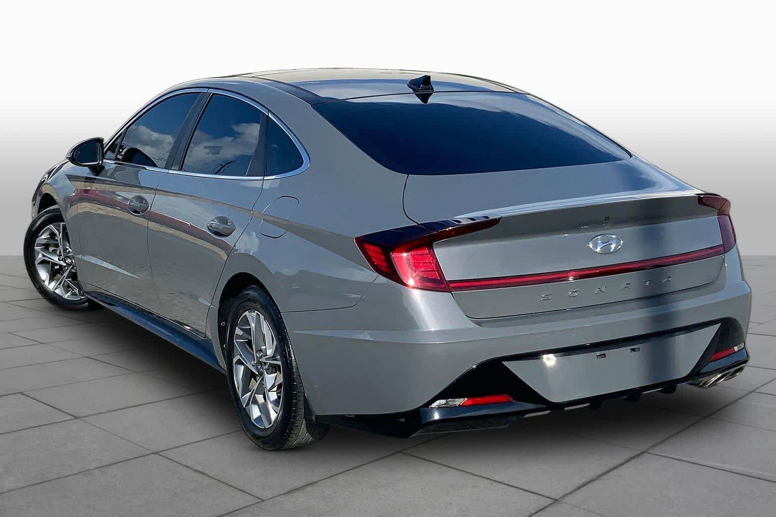 Used 2023 Hyundai Sonata SEL w/ Convenience Package FWD image 11